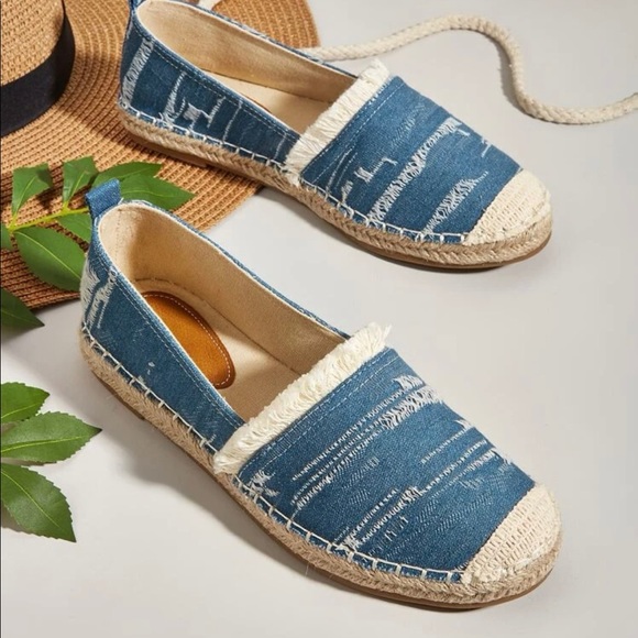 Flats - Picture 1 of 1